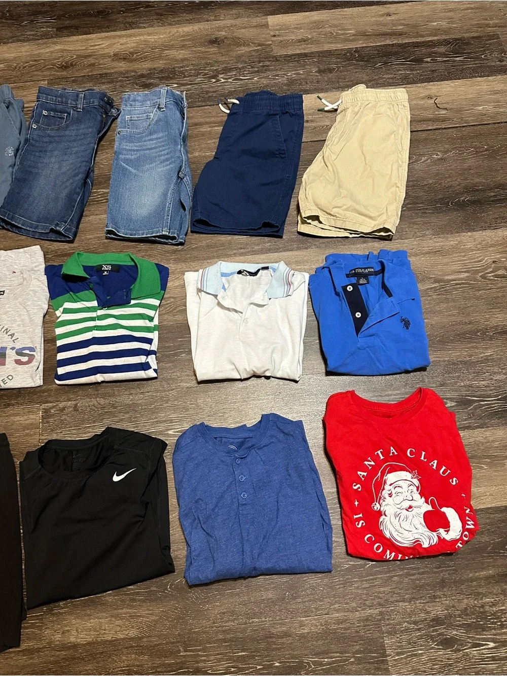 Mixed Men's Clothing Lot - Assorted Colors (Jeans, Tees, Shorts)